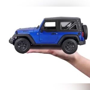 Maisto 1:18 Die Cast Cars Jeep Willys New